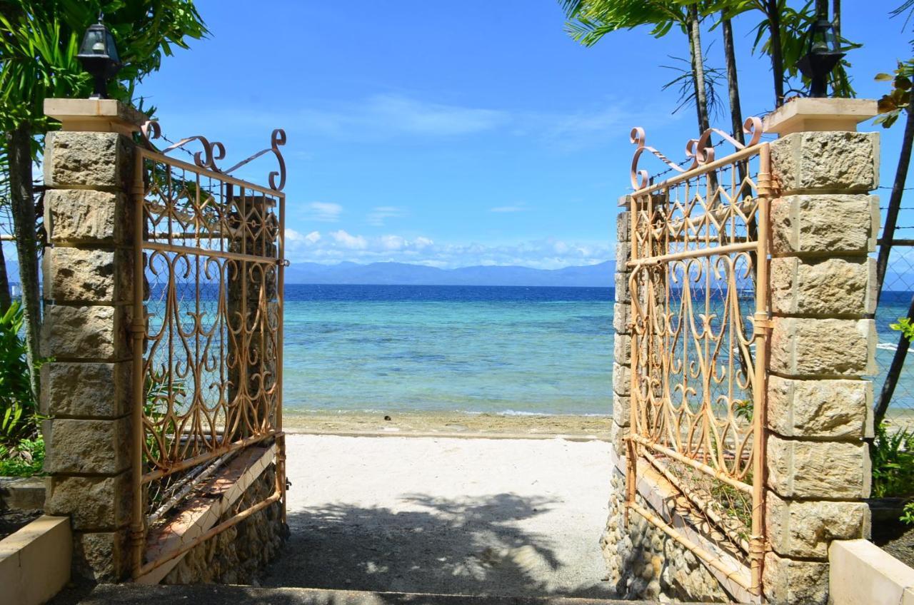 Private Beachfront Accommodation With Ocean View And Direct Reef Access Moalboal Esterno foto