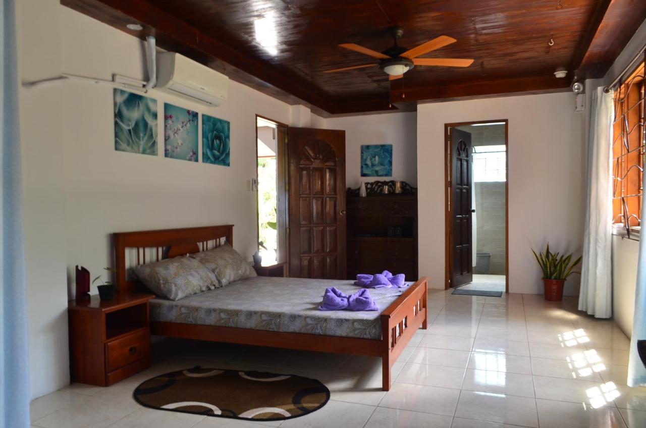 Private Beachfront Accommodation With Ocean View And Direct Reef Access Moalboal Esterno foto