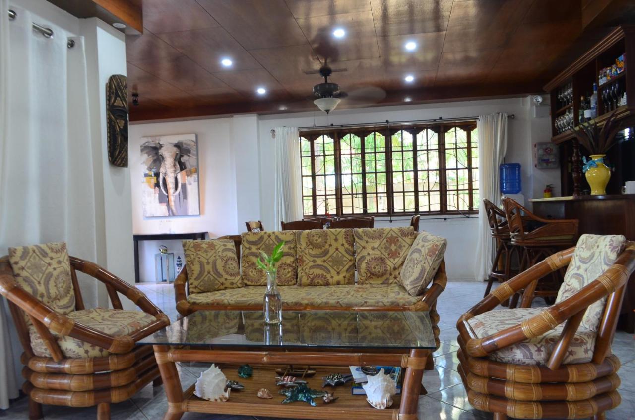 Private Beachfront Accommodation With Ocean View And Direct Reef Access Moalboal Esterno foto