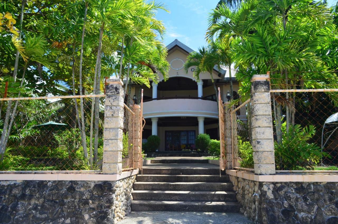 Private Beachfront Accommodation With Ocean View And Direct Reef Access Moalboal Esterno foto