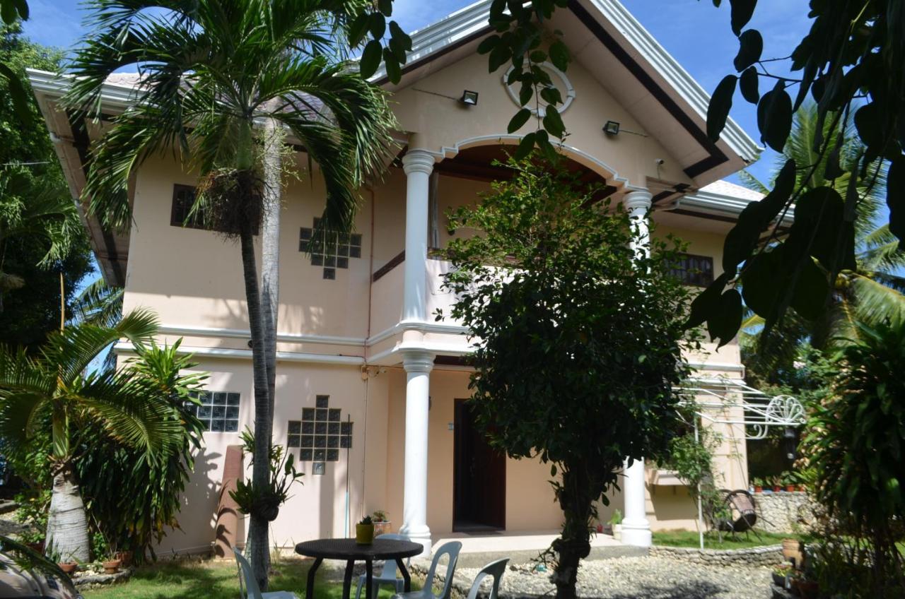 Private Beachfront Accommodation With Ocean View And Direct Reef Access Moalboal Esterno foto