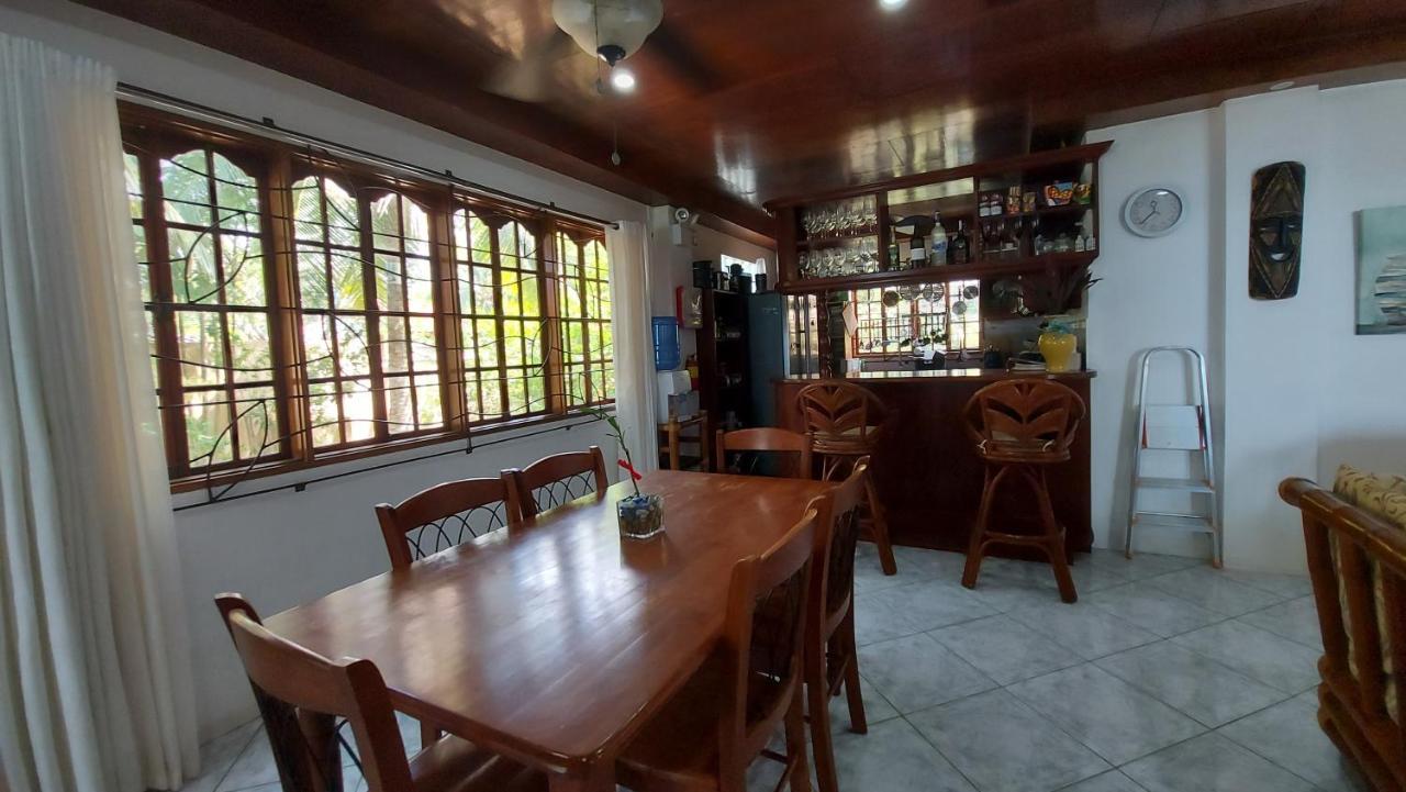 Private Beachfront Accommodation With Ocean View And Direct Reef Access Moalboal Esterno foto