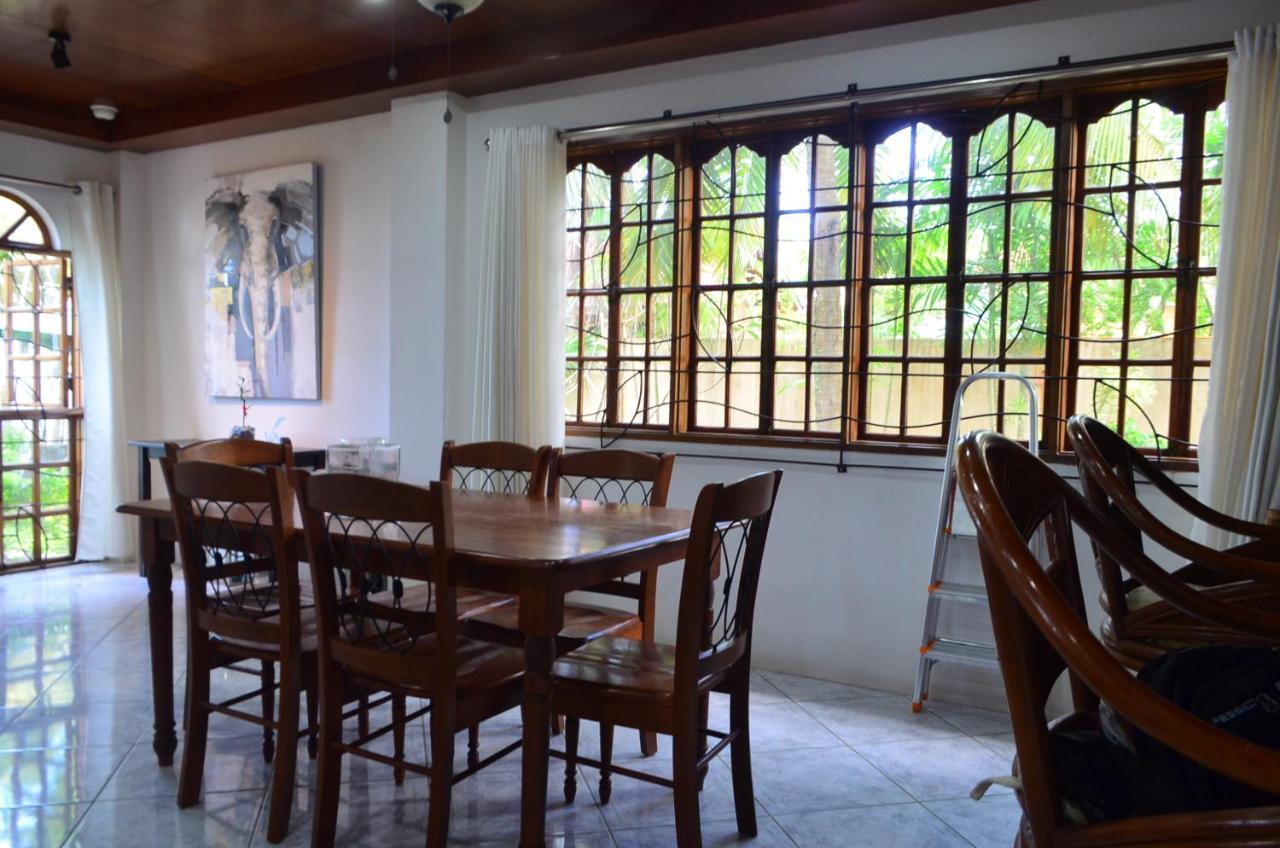 Private Beachfront Accommodation With Ocean View And Direct Reef Access Moalboal Esterno foto